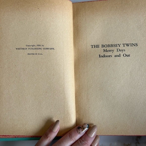 The Bobbsey Twins: Hope, Laura Lee: 9780448446189: Amazon  The Bobbsey Twins Book